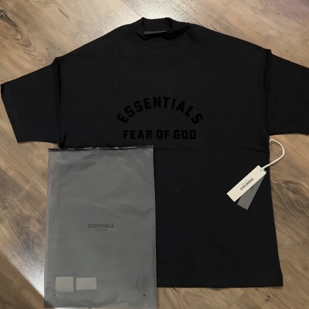 AUTHENTIC Fear of God Essentials Mock Neck Tee